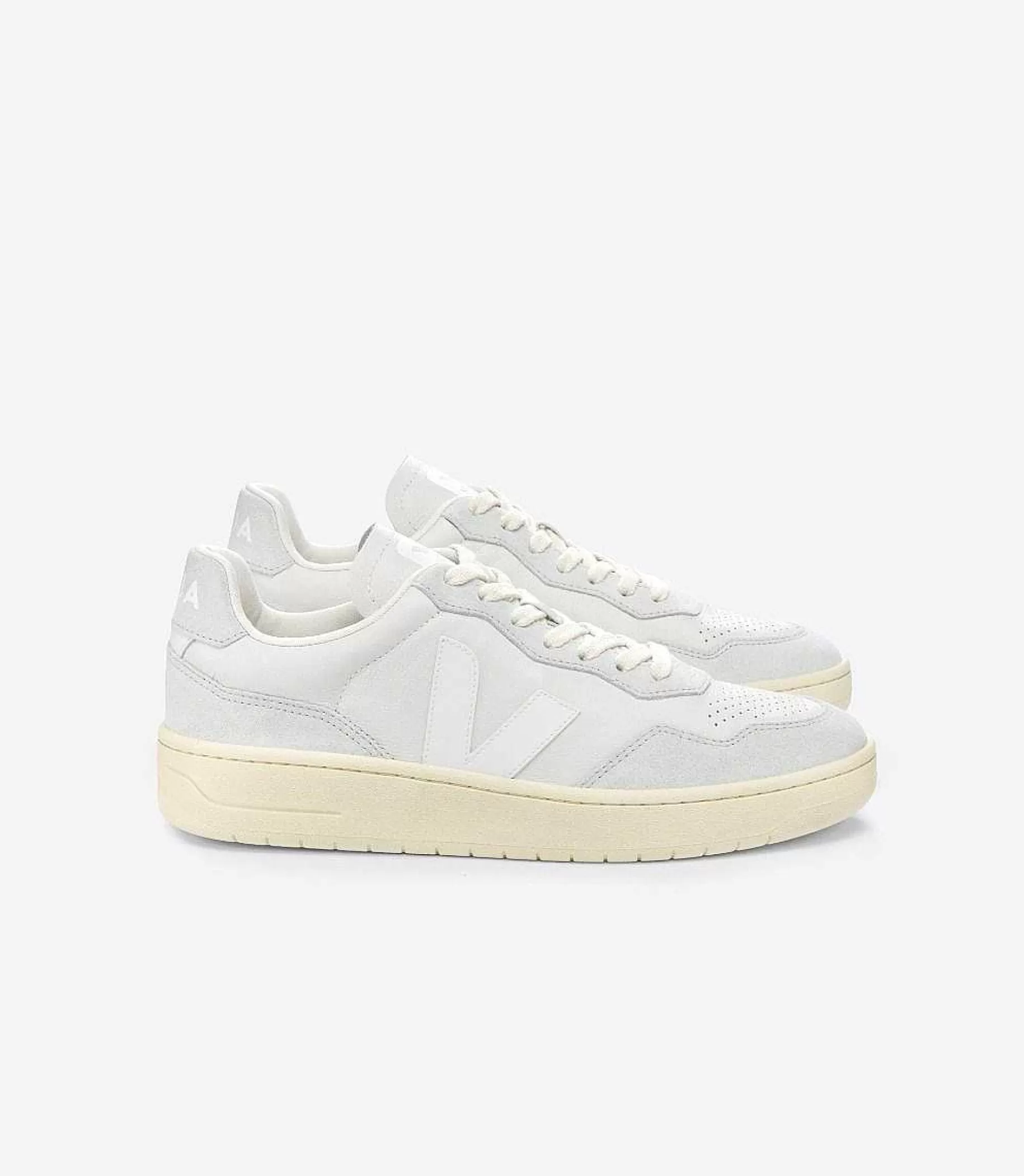 Shop VEJA V-90 Cuero Gravel Blanco